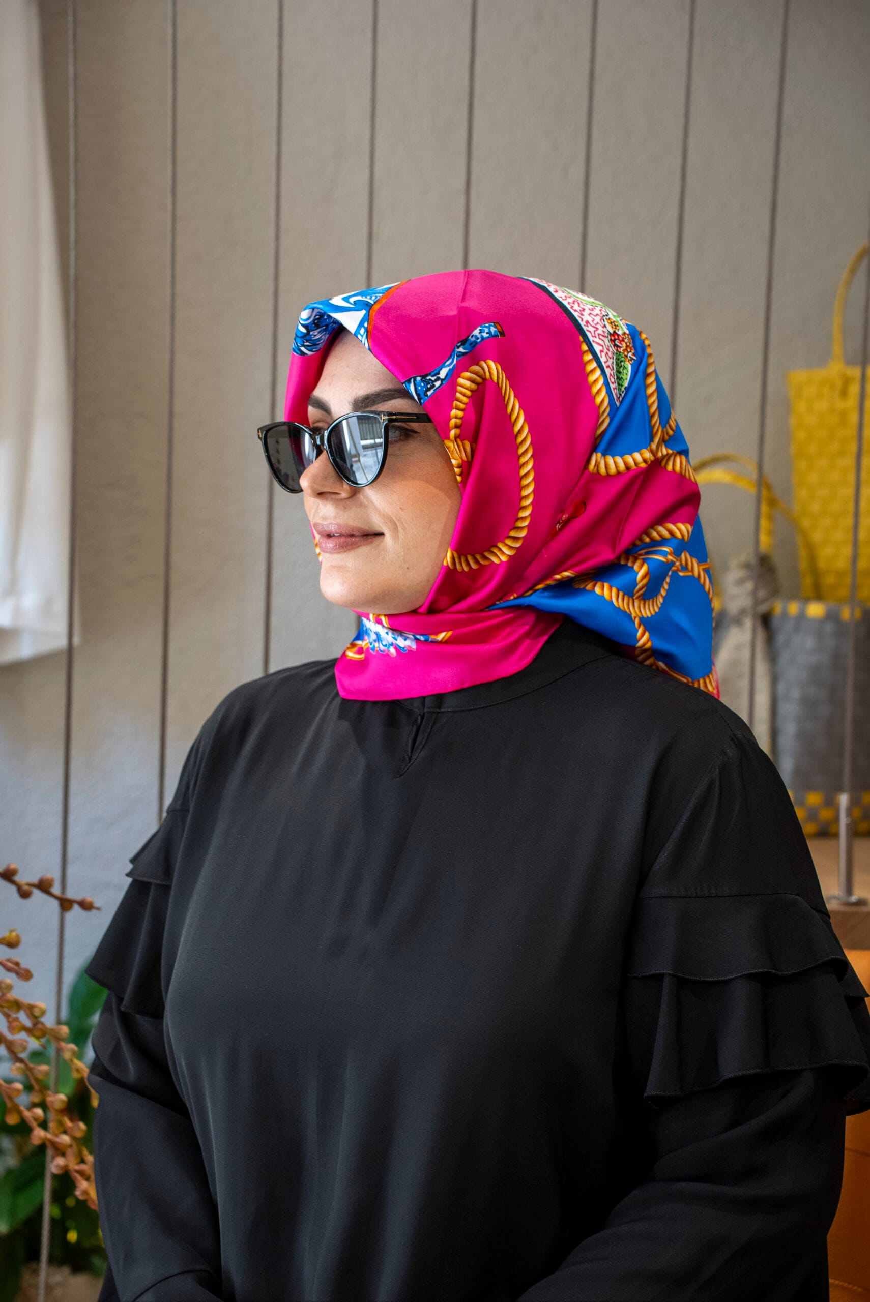 KARANFİL DESEN PEMBE TWİLL İPEK EŞARP - Görsel 2