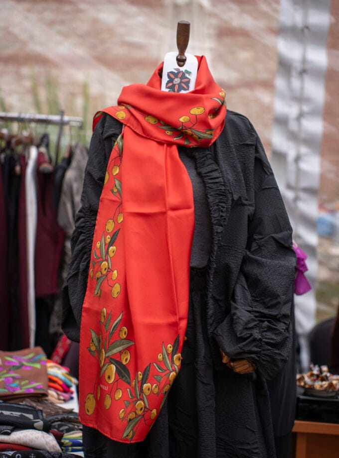 Zeytin Desen Kırmızı Twill İpek Şal